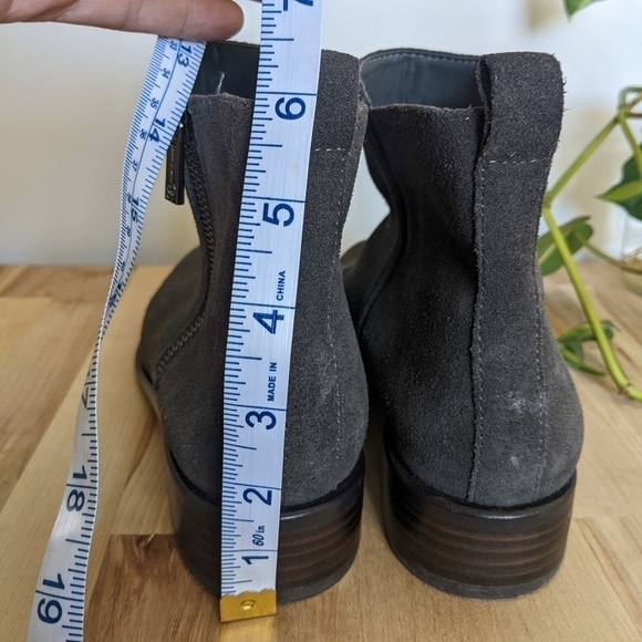 JESSICA Simpson Grey Suede Leather Booties 6.5 Chelsea side zip - Picture 9 of 9